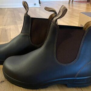Blundstones